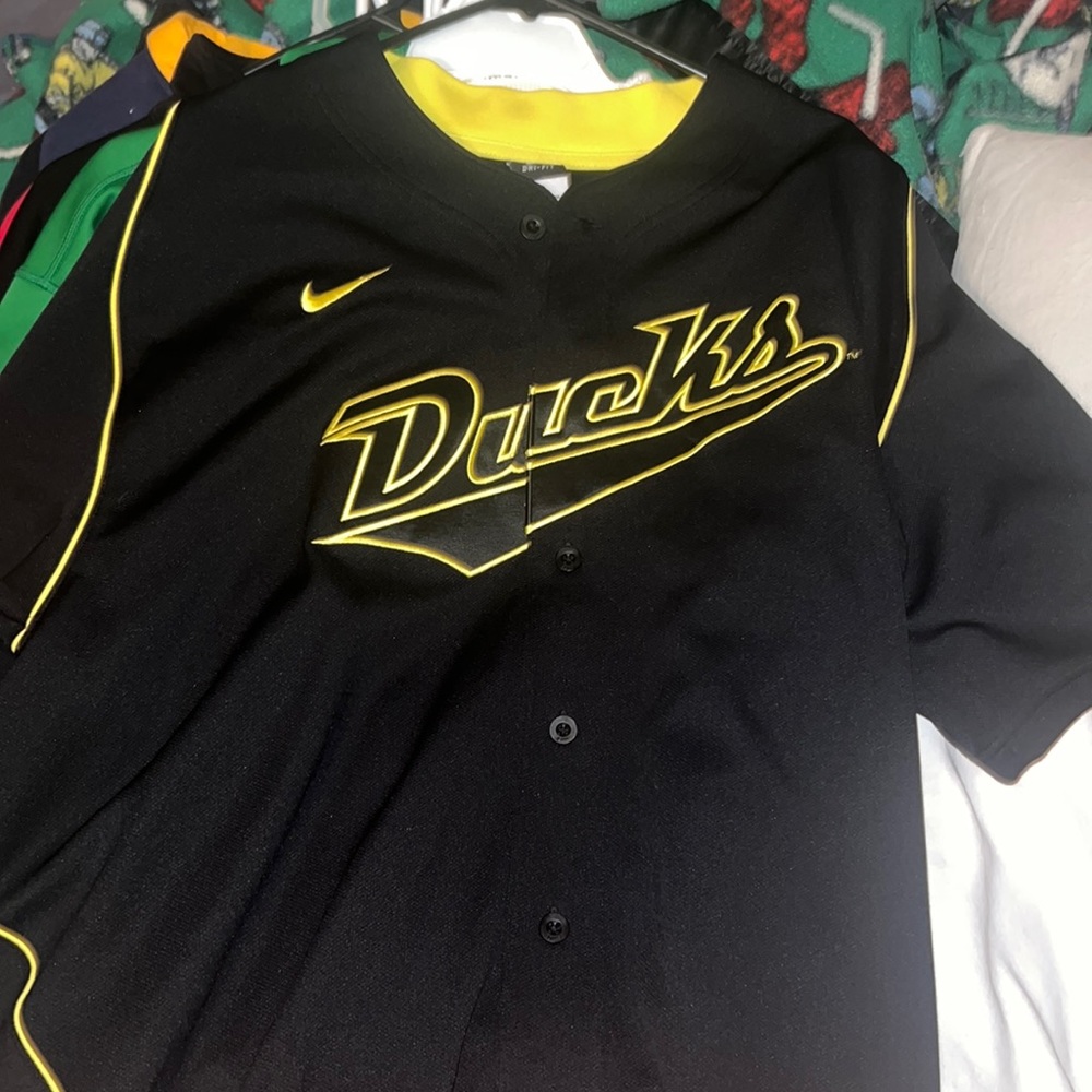 Black Nike Dri-fit Oregon Ducks baseball jersey size large